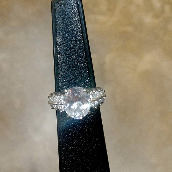 Beautiful Designed Simulated Diamond & Silver Ring.  Size 8 - Picture 3 of 8
